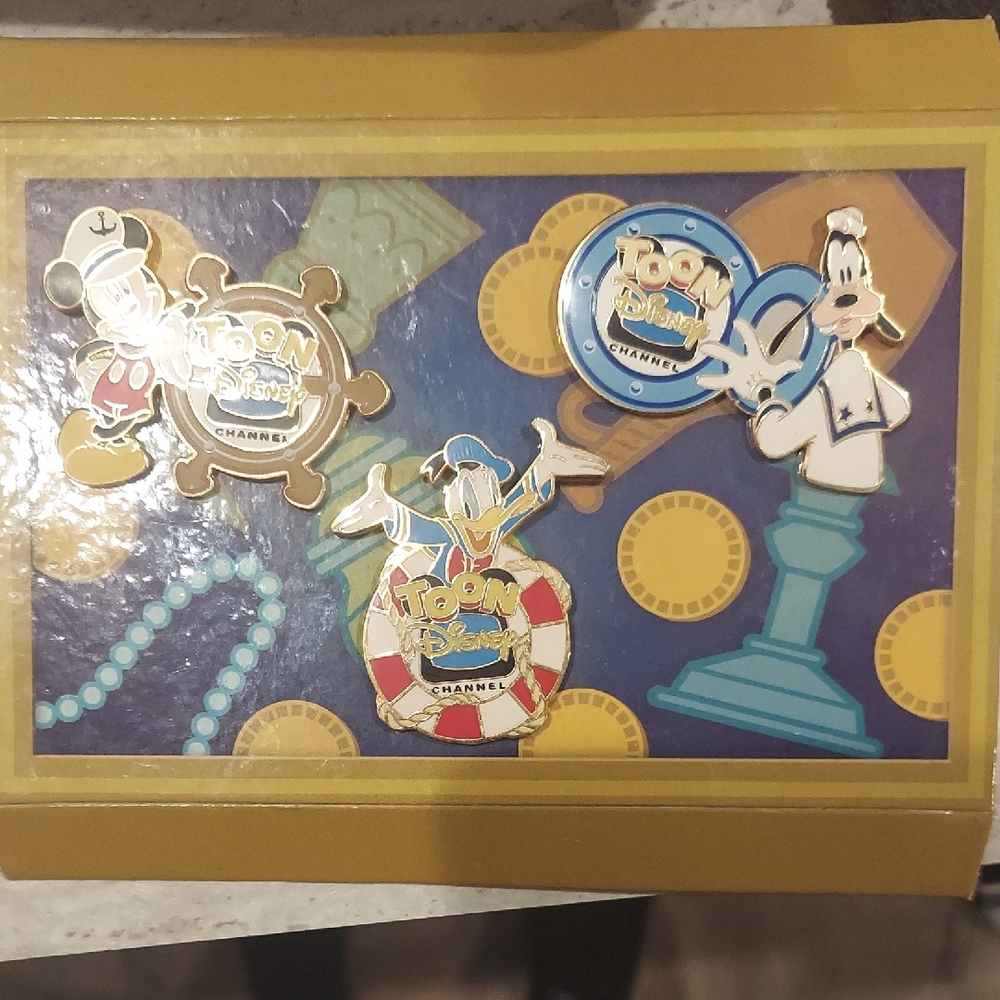 Toon Disney Pin Set with Donald & Goofy Logos